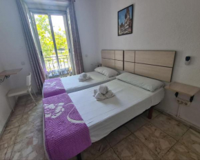 Гостиница Hostal Rivera  Мадрид